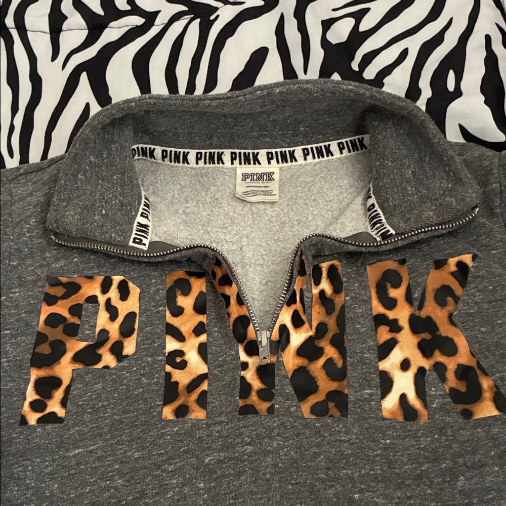 🎀 PINK Victoria's Secret Gray Pullover 🎀